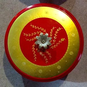 Floral/oriental jewelry box/container